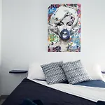 Urbania Apartment *