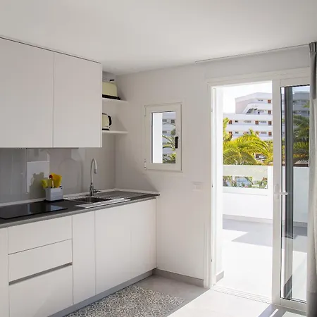 Urbania Apartment *