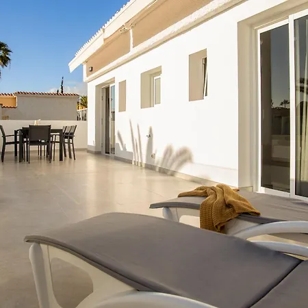 Urbania Apartment